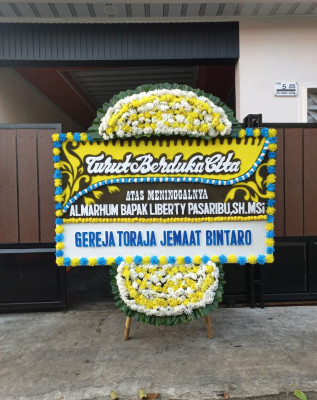 Papan Bunga Duka di Karya Jaya