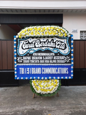 Papan Bunga Duka di Karya Jaya